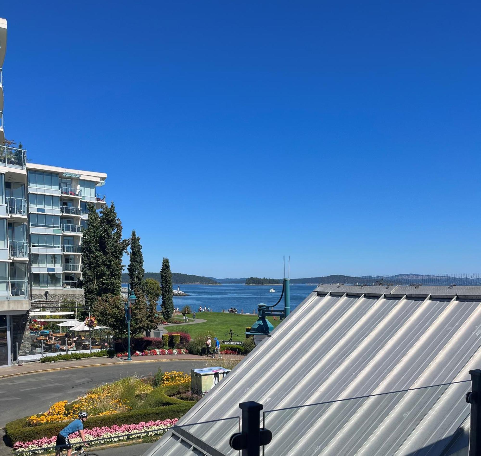 Sidney Waterfront Inn & Suites المظهر الخارجي الصورة