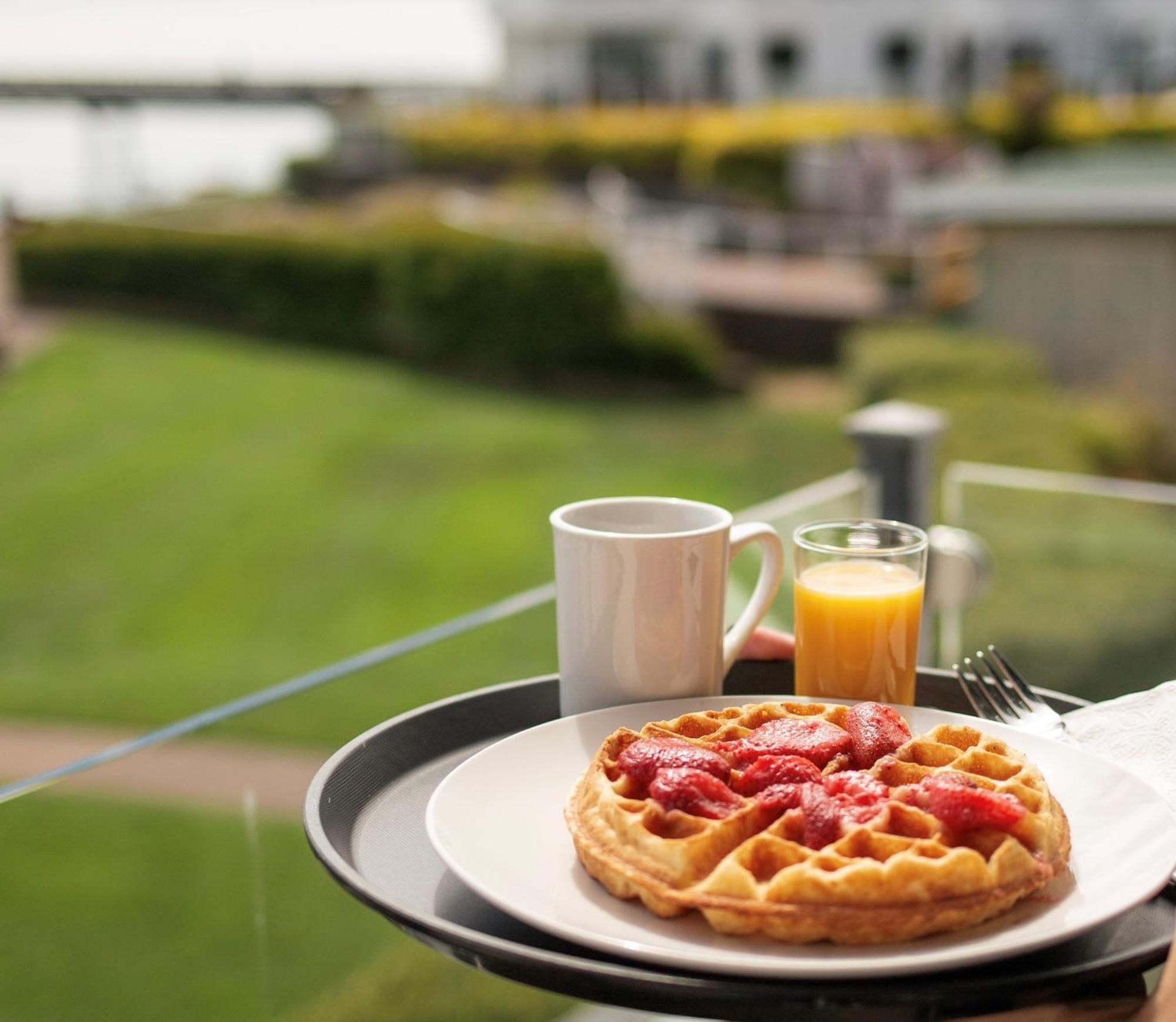 Sidney Waterfront Inn & Suites المظهر الخارجي الصورة