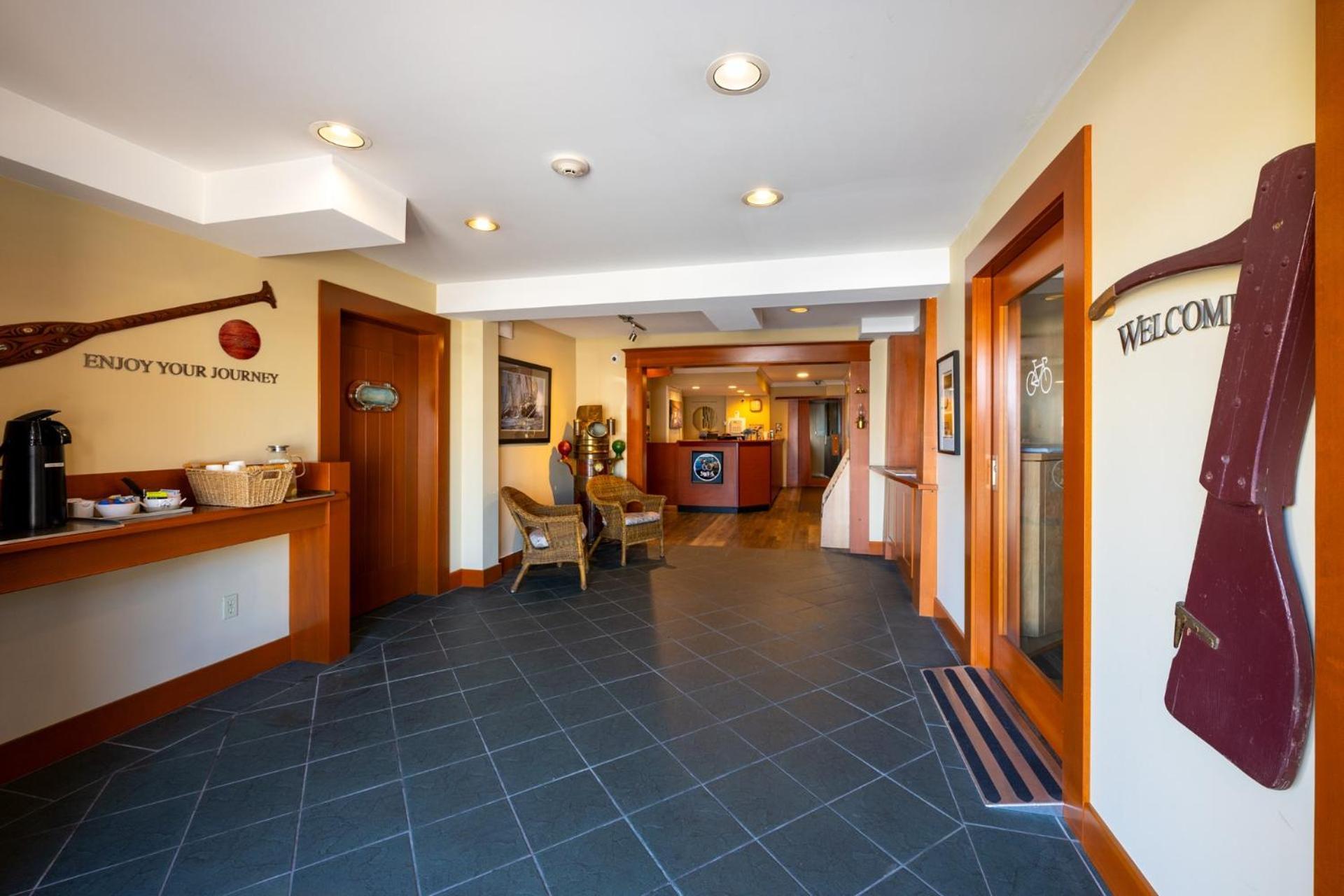 Sidney Waterfront Inn & Suites المظهر الخارجي الصورة